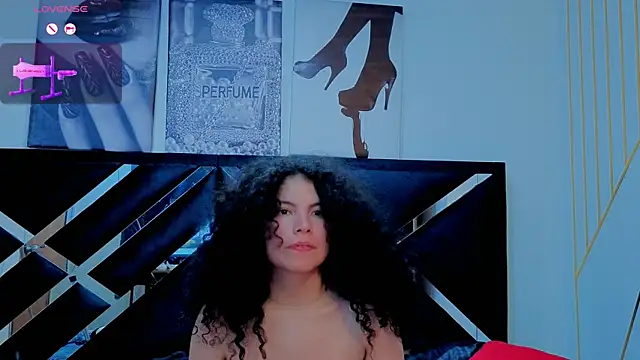 XXX chat uživo modela Zoe-yanin