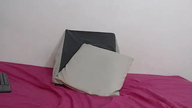 Nikki__uwu's Live XXX Chat