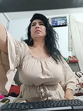 Chat XXX ao vivo de katysquirtdirty