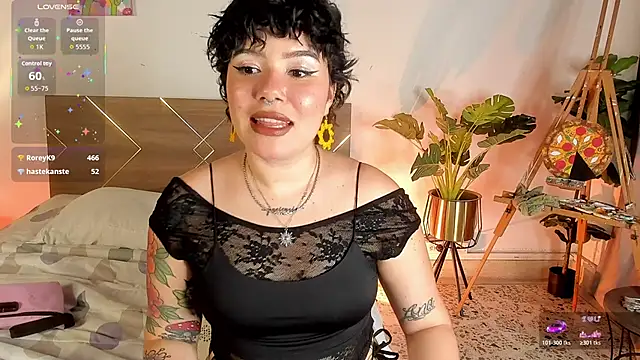 Amy_art's Live Chat Room