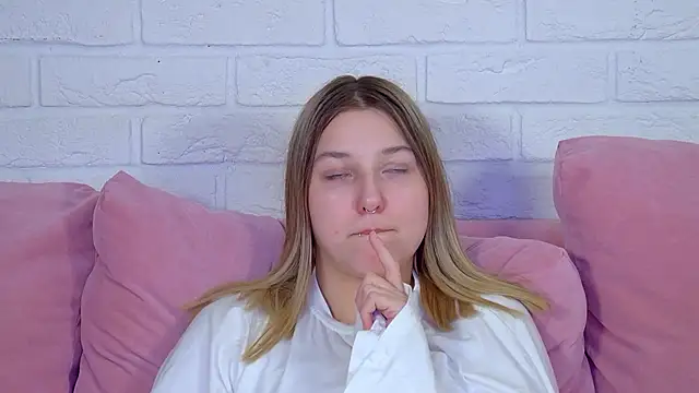 TinnaBurton's Live XXX Chat