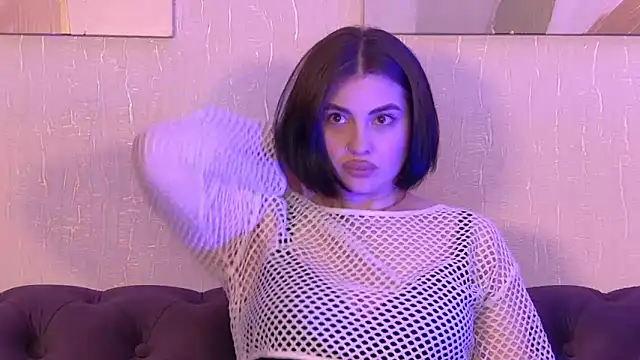 دردشة AdrianaToress الجنسية المباشرة