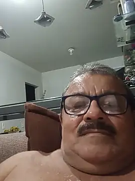 XXX chat uživo modela Misterymem63