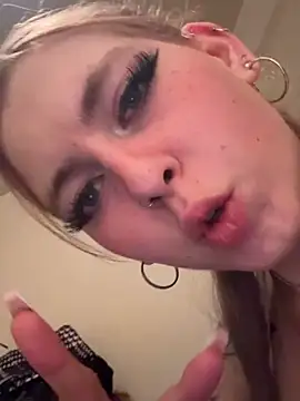 XXX chat uživo modela Lina-420