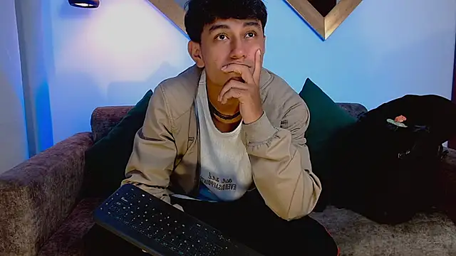 Show modela Vezzx na web-kameri