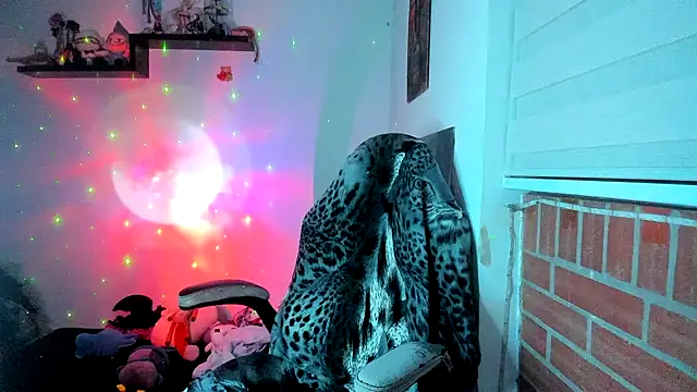 Shaddycute_ – Naživo XXX chat