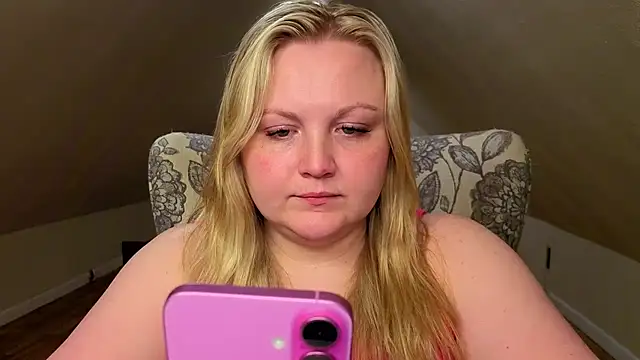 PhatAssBlond's Webcam Show