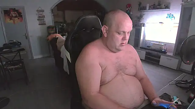 Hotfire-112 Live XXX-Chat