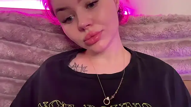 XXX chat uživo modela AlmaryKim