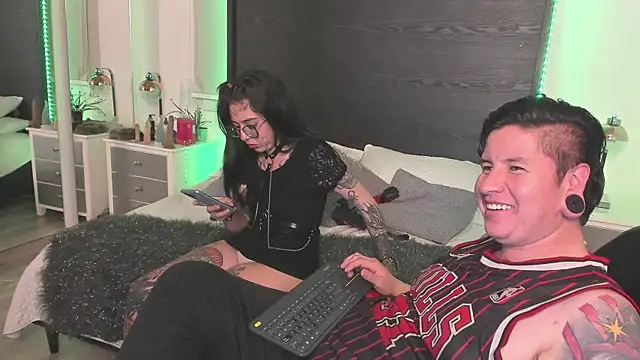 Show de webcam de inkedsinners_