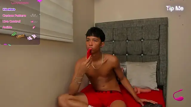 Little_Twink19x Pertunjukan Webcam