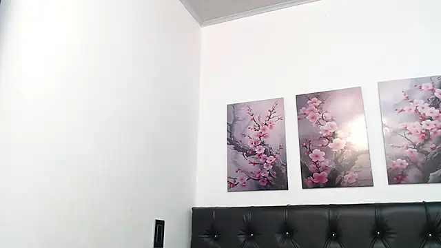 pinky_f00x Adlı Modelin Canlı XXX Sohbeti
