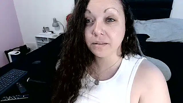 AngelSinz69's Webcam Show