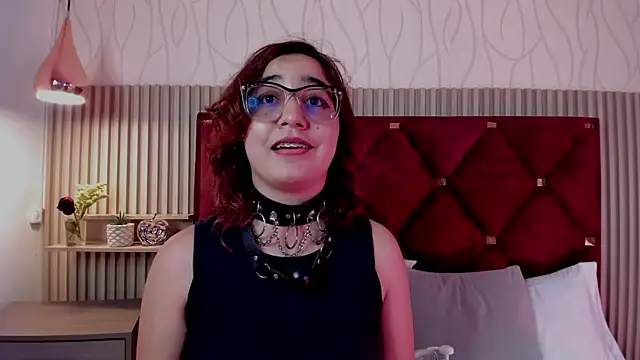 Chat +18 de Kiri_Velvet ao vivo