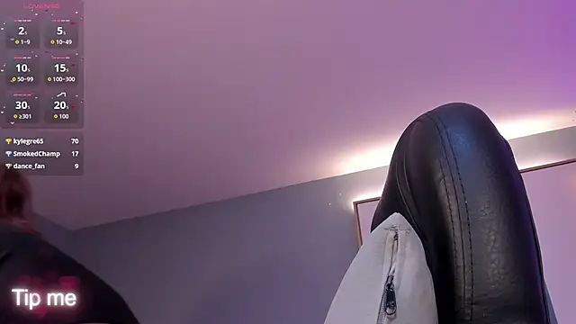 CorinneRusso's Live Chat Room