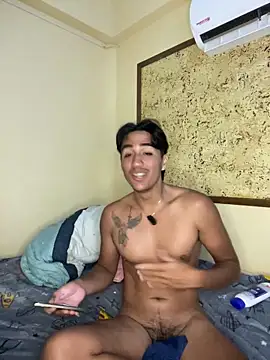 beykkkk: διαδικτυακό σόου στην κάμερα
