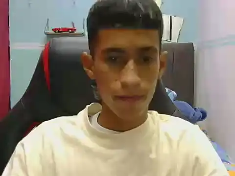 Angelstripboyn Live XXX chat