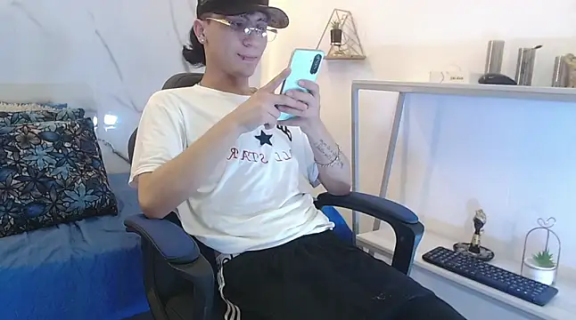 XanderGrey8's Webcam Show