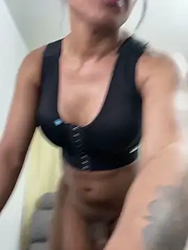 Chat +18 de _diamondpamela ao vivo