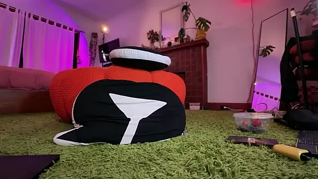 GennaJames' Webcam Show
