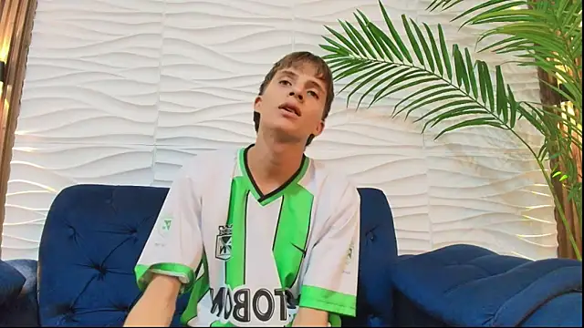 Pavo_tv's Live XXX Chat