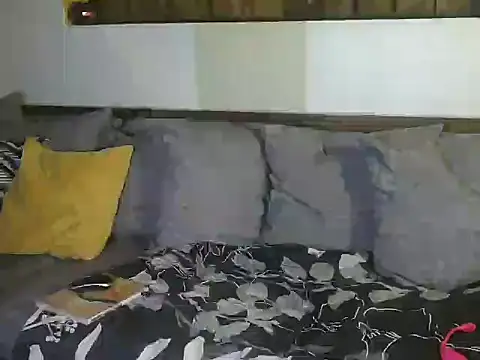 trixxxy_rose's Webcam Show