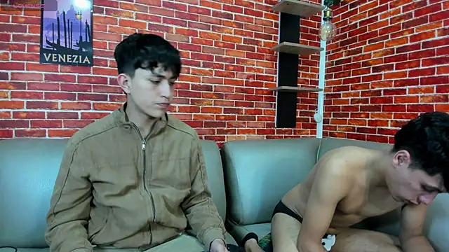 Hoot_boyss_ Show in webcam