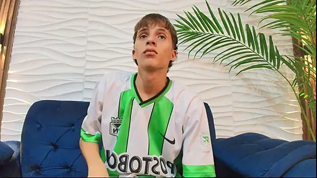Pavo_tv's Live XXX Chat