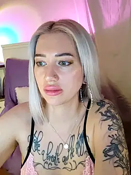 Gina-Lumara Live XXX-chat