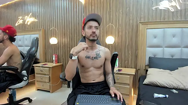 Chat +18 de denis_winslow ao vivo