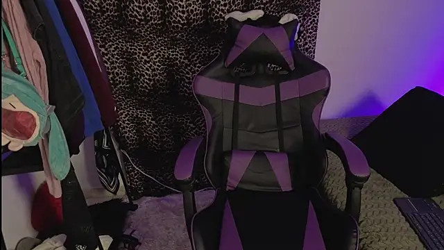 Noah-blackwood webcam show