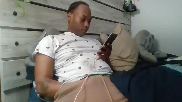 zdaddymm: διαδικτυακό σόου στην κάμερα