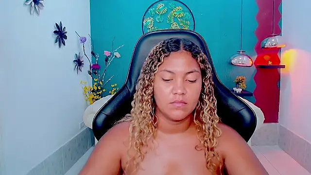 Cristal_War Adlı Modelin Canlı XXX Sohbeti