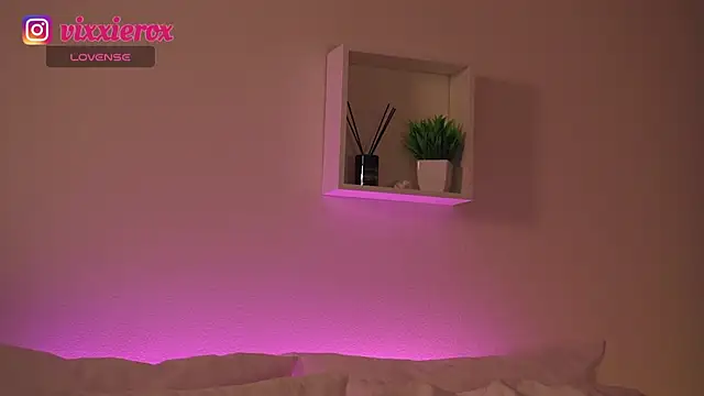ViXXXiee লাইভ XXX চ্যাট