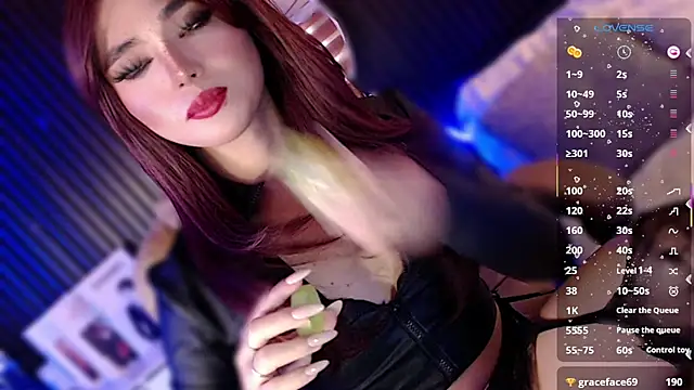 Ultimate_Charm's Webcam Show