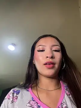 Itze_Mua Live Chatraum