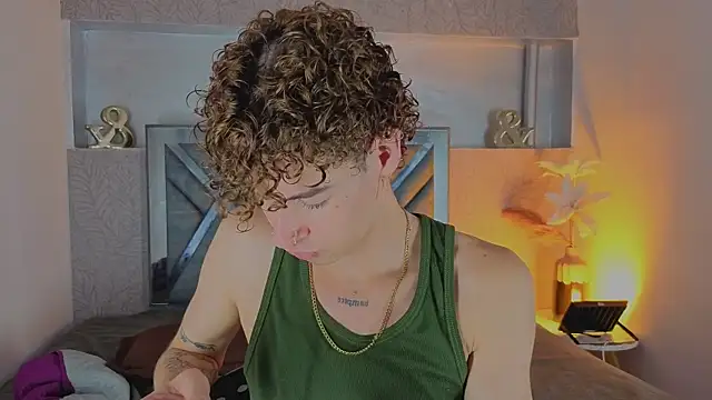 Chat +18 de nova_salvatore ao vivo