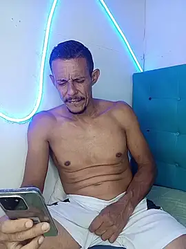 El_junior21 লাইভ XXX চ্যাট