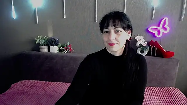 LiluGrants Adlı Modelin Canlı XXX Sohbeti