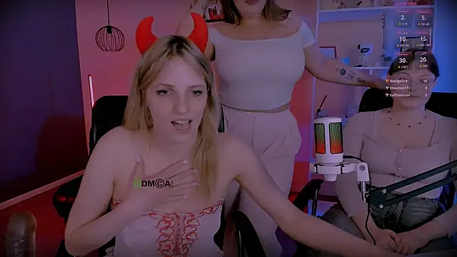 nikole_kitt – Kamerová šou