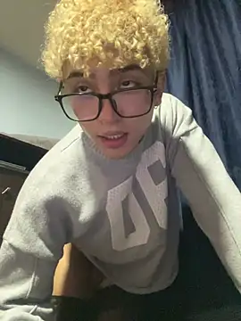 Valentin0__3's Live XXX Chat