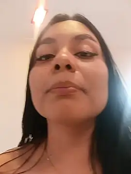 Eva-Apple Show in webcam