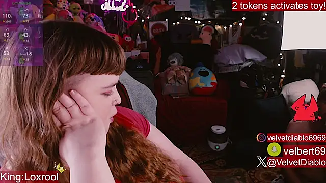 XXX chat uživo modela VelvetDiablo