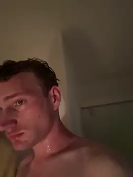 CreamyAustin Show in webcam