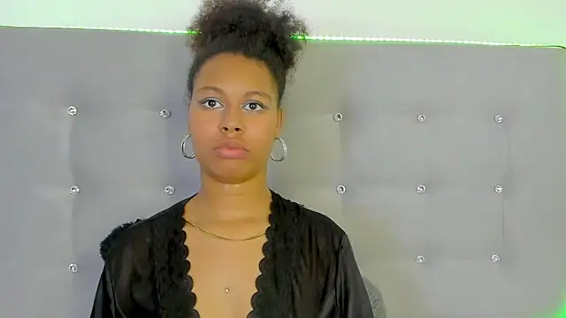 Chat +18 de tatianasquirthot ao vivo