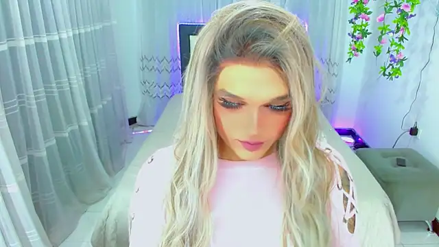 TaylorMon Adlı Modelin Canlı XXX Sohbeti