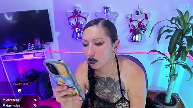 Czat XXX na żywo – LucyStrike_