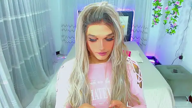 TaylorMon Adlı Modelin Canlı XXX Sohbeti