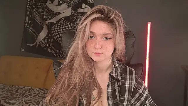 BellaSink Adlı Modelin Canlı XXX Sohbeti