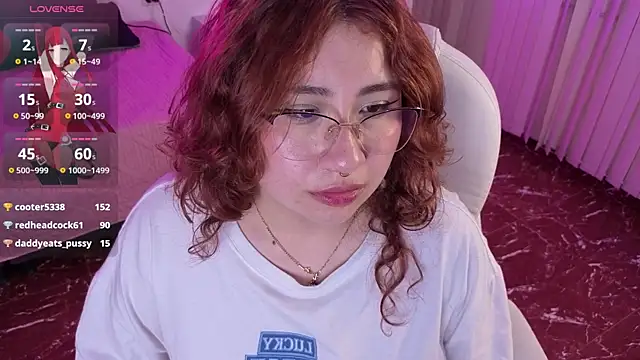 XXX chat uživo modela littlee_red